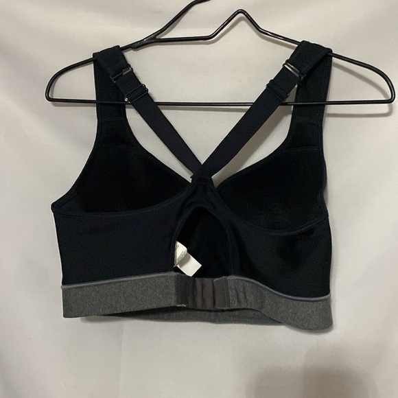 UNDER ARMOUR SPORTS BRA SIZE 36DD ADJUSTABLE CRISS CROSS STAPS BLACK GRAY CLEAN - Picture 9 of 10